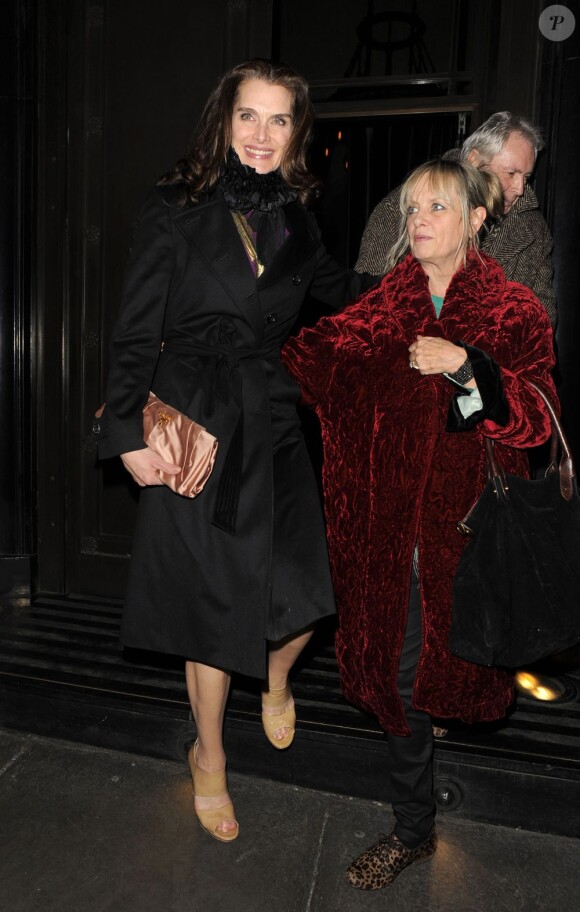 Brooke Shields et Twiggy, le 11 janvier 2012, la sortie d'un club londonien 