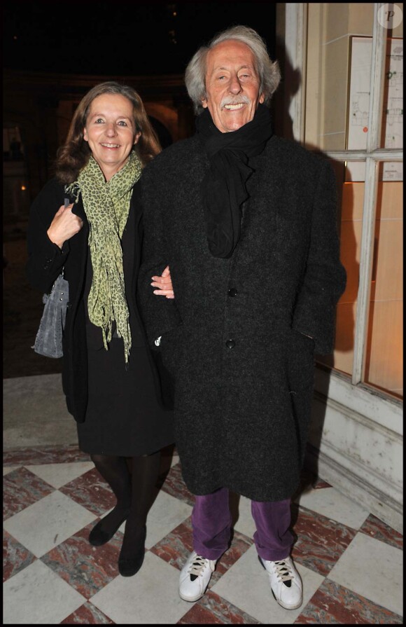 Jean Rochefort et sa femme à Paris, le 21 novembre 2011.