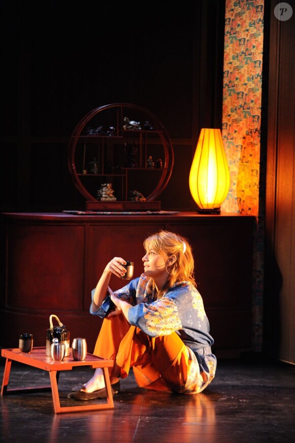 Emma De Caunes (Cécilia) au Théâtre Marigny dans la pièce Simpatico. 