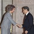 Le président de la République française Nicolas Sarkozy a été décoré de l'ordre de la Toison d'Or par le roi Juan Carlos Ier d'Espagne, lundi 16 janvier 2011, à Madrid. La reine Sofia, le prince Felipe et la princesse Letizia assistaient à la cérémonie.