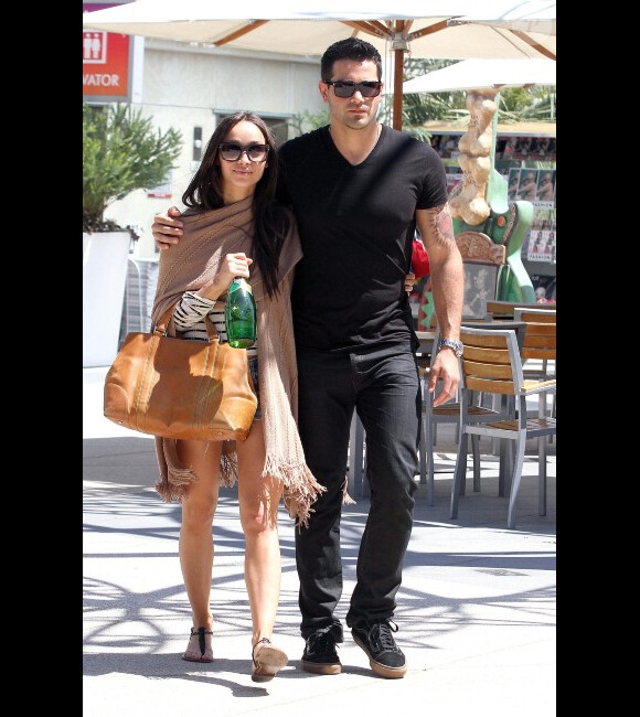 Jesse Metcalfe et sa fiancée Cara Santana en avril 2011 à Los Angeles
