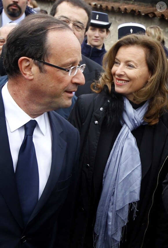 Valérie Trierweiler et François Hollande à Jarnac, le 7 janvier 2012.