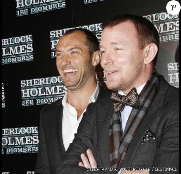 Jude Law et Guy Ritchie à l'avant-première de Sherlock Holmes : Jeux d'ombres à Paris, le 19 janvier 2011.