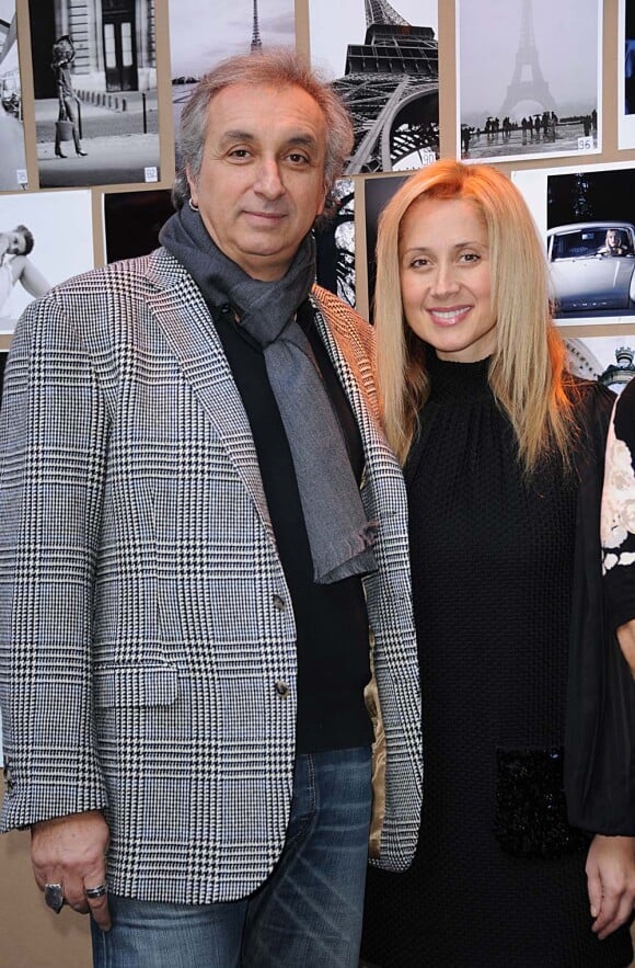 Lara Fabian et son compagnon Gérard Pullicino à Paris, le 14 décembre 2011.