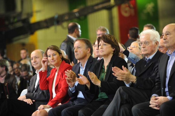 Laurent Fabius, Ségolène Royal, Martine Aubry, Lionel Jospin... Les ténors du Parti socialiste lors du rassemblement de François Hollande au Bourget, le 22 janvier 2012.