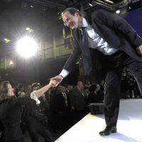 François Hollande surprend, sous le regard ému et fier de Valérie Trierweiler