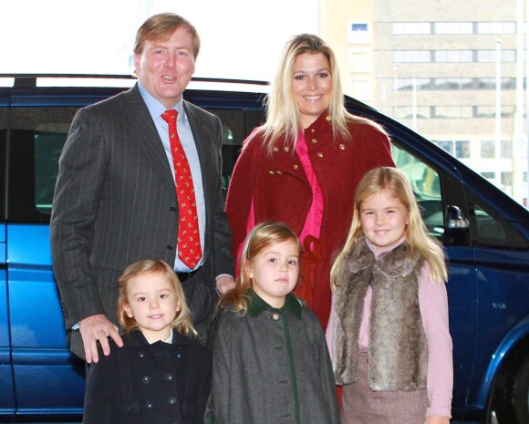 Le prince Willem-Alexander et la princesse Maxima des Pays-Bas assistaient le 21 janvier 2012 au Jumping international d'Amsterdam avec leurs trois filles, les princesses Ariane, Alexia et Catharina-Amalia.