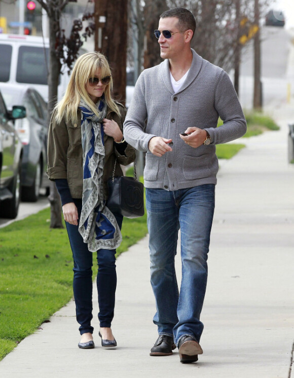 Reese Witherspoon et son mari Jim Toth sortant de l'église à Santa Monica le 22 janvier 2012