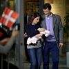La princesse Marie et du prince Joachim de Danemark ont quitté la maternité avec leur bébé le 27 janvier à 11h08 pour rejoindre le domicile familial, non sans faire un passage obligé devant des médias en liesse.