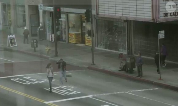 Image du clip Juste un instant de M. Pokora (parution le 30 janvier 2012), tourné à Los Angeles en décembre 2011 et extrait de l'album A la poursuite du bonheur attendu le 19 mars 2012.