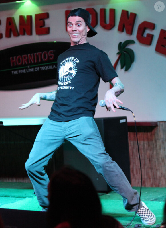 Steve-O en show à Hawaï, le 22 janvier 2012