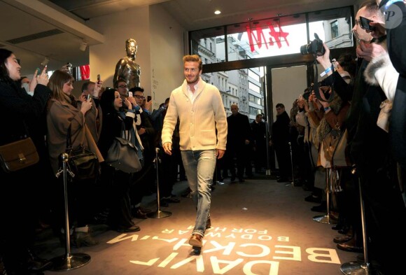 Le footballeur David Beckham à Londres pour le lancement de sa ligne Bodywear pour H&M, le 1er février 2012.