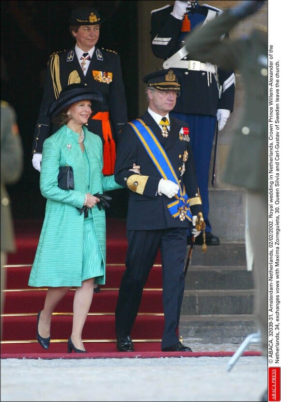 La reine Silvia et le roi Carl XVI Gustaf de Suède au mariage de Willem-Alexander et Maxima des Pays-Bas.
Le prince Willem-Alexander des Pays-Bas et la princesse Maxima se sont mariés le 2 février 2002 à Amsterdam. Le 2 février 2012, ils célébraient leurs noces d'étain.