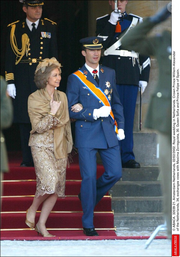 La reine Sofia et le prine Felipe d'Espagne au mariage de Willem-Alexander et Maxima des Pays-Bas.
Le prince Willem-Alexander des Pays-Bas et la princesse Maxima se sont mariés le 2 février 2002 à Amsterdam. Le 2 février 2012, ils célébraient leurs noces d'étain.
