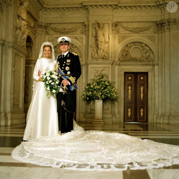 Portrait officiel des mariés. Le prince Willem-Alexander des Pays-Bas et la princesse Maxima se sont mariés le 2 février 2002 à Amsterdam. Le 2 février 2012, ils célébraient leurs noces d'étain.