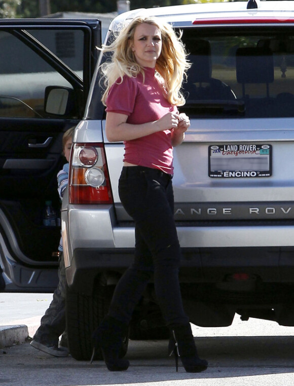 Britney Spears va faire un bowling, à Los Angeles, le 29 janvier  2012.