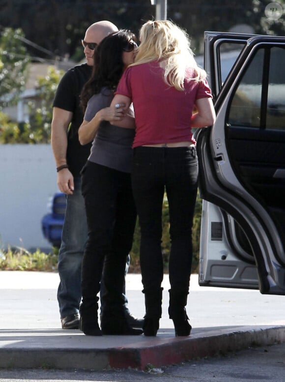 Britney Spears, entourée de ses enfants Sean Preston et Jayden James, et de  sa maman Lynne, à Los Angeles, le 29 janvier  2012.