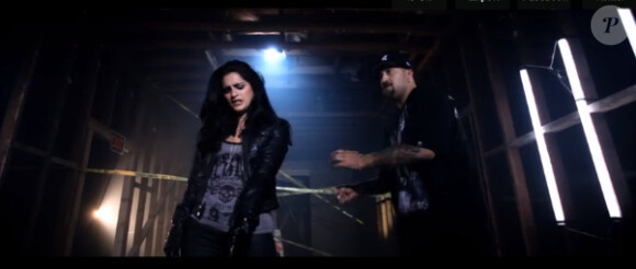Laetitia Larusso dans son clip Untouchable en featuring avec B-Real, janvier 2012.