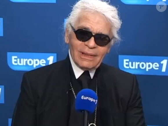 Karl Lagerfeld s'exprime au micro d'Europe 1.