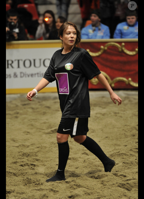 Dounia Coesens le 11 février 2012 au chapiteau de Fontvieille de Monaco pour l'évèénement Le Show Beach Soccer le Tournoi des célébrités