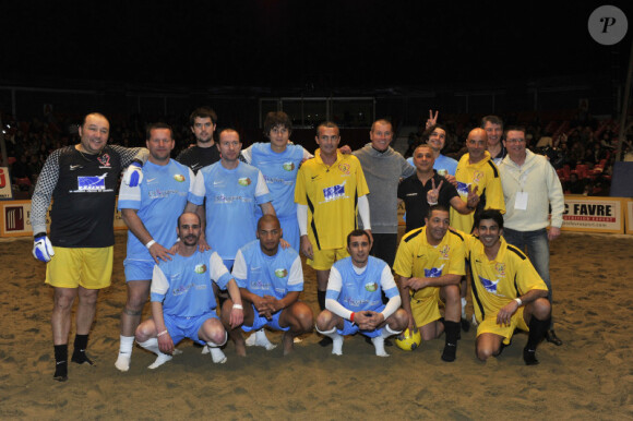 L'équipe de Richard Virenque et Brahim Asloum le 11 février 2012 au chapiteau de Fontvieille de Monaco pour l'événement Le Show Beach Soccer le Tournoi des célébrités