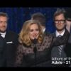 Adele sur la scène du Staples Center de Los Angeles lors des 54e Grammy Awards, le 12 février 2012. Elle a notamment remercié, en recevant l'un de ses six trophées, son boyfriend Simon Konecki pour son soutien.