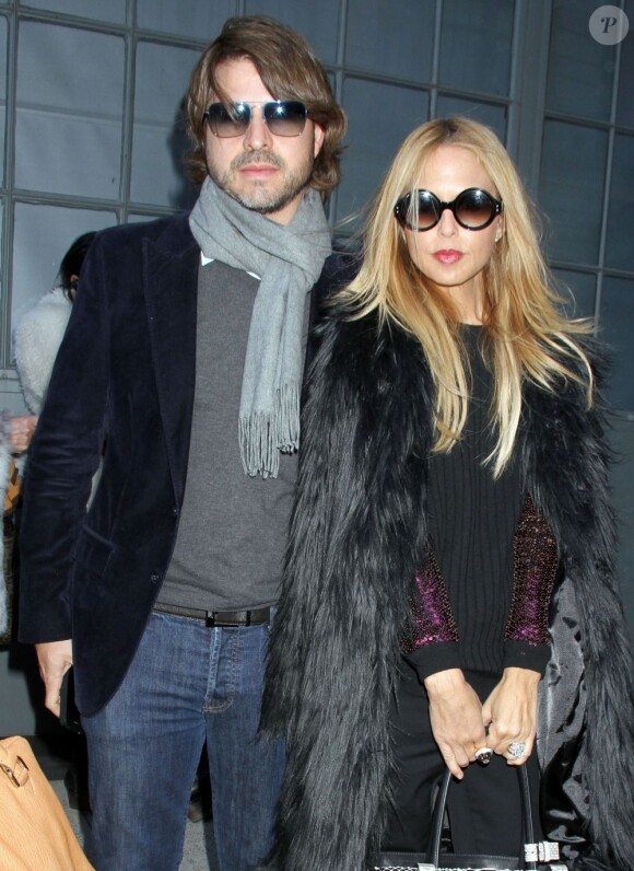 Rachel Zoe et son mari Rodger Berman se sont rendus en amoureux au défilé Donna Karan à New York, le 13 février 2012.