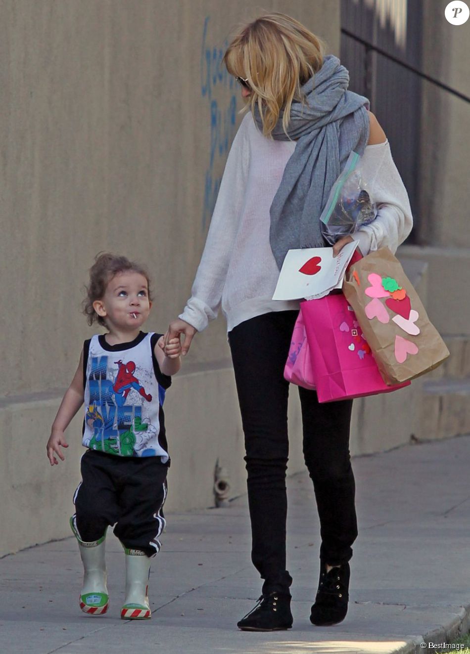 Nicole Richie et son fils Harlow sortent de l'école à Los ...