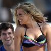 Ashley Tisdale pose pour la marque Op Surf, le vendredi 10 février à  Venice Beach. Un shooting auquel participaient également Sarah Hyland,  Austin Stowell, et Matt Lanter.