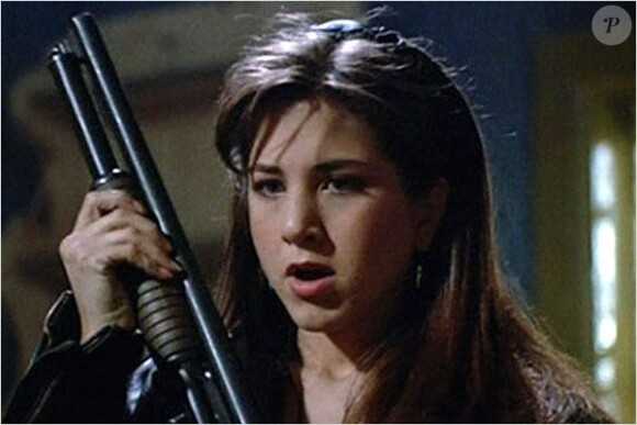 Jennifer Aniston dnas le film d'horreur Leprechaun, en 1993.