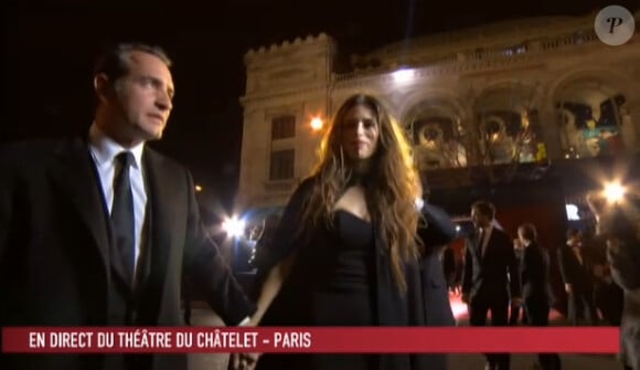 Jean Dujardin arrive à la cérémonie des César, le 24 février 2012.