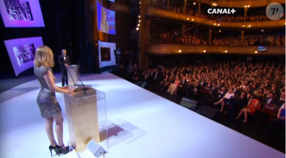 Sara Forestier remet le César du meilleur scénario original (24 février 2012)