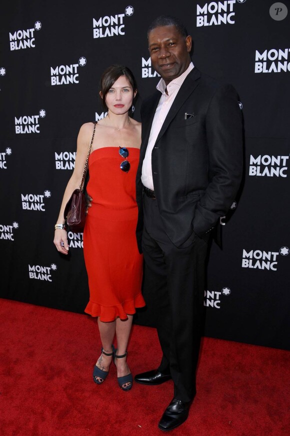 Delphine Chanéac et Dennis Haysbert lors de l'événement pré-Oscars Montblanc pour la collection Princesse Grace de Monaco.
La maison de joaillerie Montblanc, en présence du prince Albert et la princesse Charlene de Monaco,  dévoilait à Berverly Hills le 25 février 2012 sa collection Princesse Grace de Monaco.
