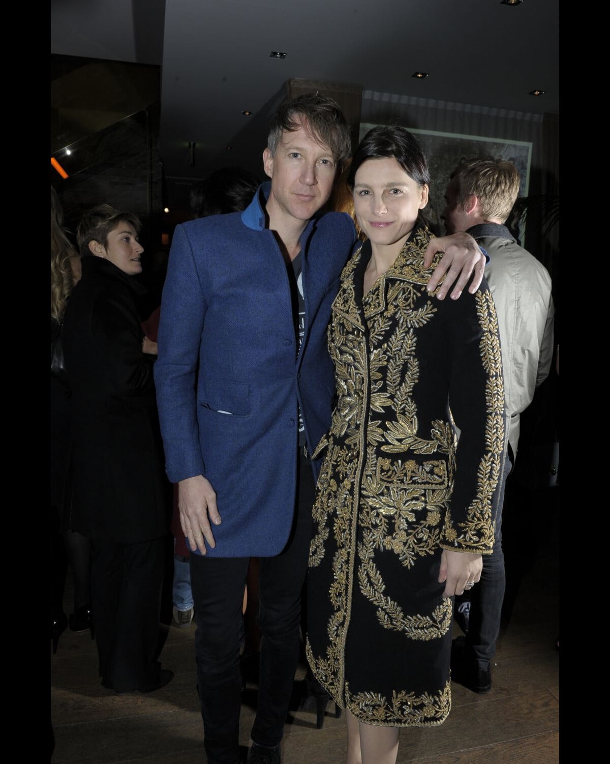 Photo : Jefferson Hack en charmante compagnie lors de l'after-party Photo : Jefferson Hack en charmante compagnie lors de l'after-party