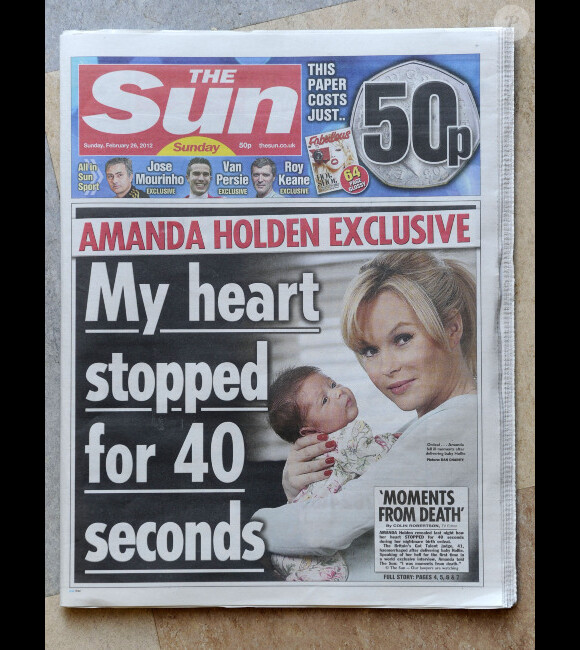 Amanda Holden fait la Une du nouveau Sun on Sunday le 26 février 2012