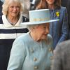 La reine Elizabeth II et ses deux ''aides de camp'' Camilla Parker Bowles et Catherine, duchesse de Cambridge étaient en visite officielle à la boutique de luxe Fortnum & Mason le 1er mars 2012, pour officialiser la fin des travaux de rénovation de Piccadilly.