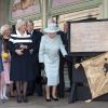 La reine Elizabeth II était en visite le 1er mars 2012 chez Fortnum & Mason à Piccadilly, dans le coeur de Londres, avec Catherine, duchesse de Cambridge et Camilla Parker Bowles. Les invités ont pu prendre le thé au fameux salon de thé et ont coupé un gâteau officialisant le nom du lieu, rebaptisé en l'honneur du jubilé de diamant de la monarque.