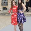 Les filles d'Angie Macdowell, Rainey et Sarah Margaret au défilé Dior à Paris le 2 mars 2012