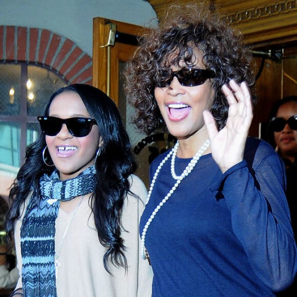 Bobbi Kristina et sa mère Whitney Houston le 9 février 2011 à Los Angeles