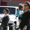 Kourtney Kardashian sort du restaurant Stanley à Los Angeles avec son compagnon Scott et leur fils Mason, le vendredi 2 mars 2012.
