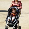Kourtney Kardashian, enceinte, se promène à Santa Monica avec son fils Mason, le samedi 3 mars 2012.