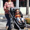 Kourtney Kardashian, enceinte, se promène à Santa Monica avec son fils Mason, le samedi 3 mars 2012.