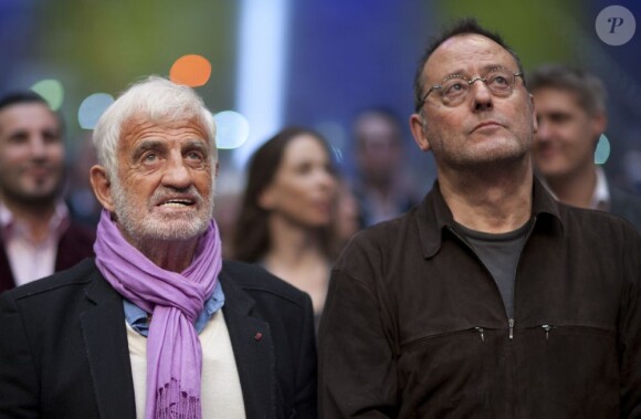 Jean-Paul Belmondo et Jean Reno lors du match opposant le Français Jean-Marc Mormeck à Vladimir Klitschko, à Düsseldorf le 3 mars 2012