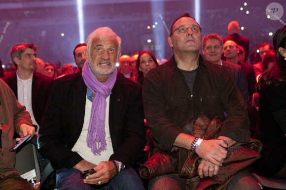 Jean-Paul Belmondo et Jean Reno lors du match opposant le Français Jean-Marc Mormeck à Vladimir Klitschko, à Düsseldorf le 3 mars 2012