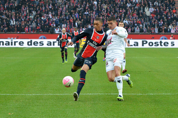 Guillaume Hoarau le 4 mars 2012 au Parc des Princes lors du match PSG-Ajaccio (4-1)