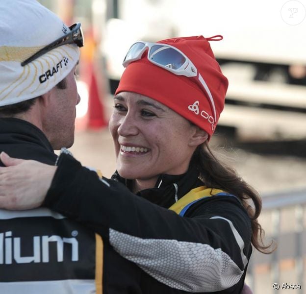 Pippa Middleton retrouve son frère James après la ligne d'arrivée de la Vasaloppet, légendaire et plus longue course de ski de fond (90 km), qu'elle a disputée le 4 mars 2012 en Suède. Elle a fini 412e sur 1734 femmes, en 7h13mn36. James Middleton, lui, était arrivé une demi-heure plus tôt.