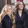 Blake Lively et Elizabeth Hurley, élégantes, sur le tournage de Gossip Girl, le 5 mars 2012 à New York