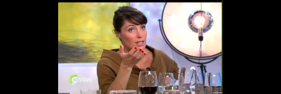 Alessandra Sublet dans C à Vous la suite, jeudi 8 mars 2012, sur France 5