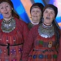 Eurovision 2012 : Après le papy, les mamies. Anggun a de quoi se faire du souci
