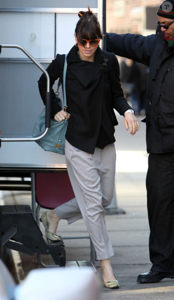 Jessica Biel rend visite à son homme Justin Timberlake sur le tournage de son film. Février 2012